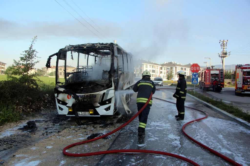 Park halinde cayır cayır yandı