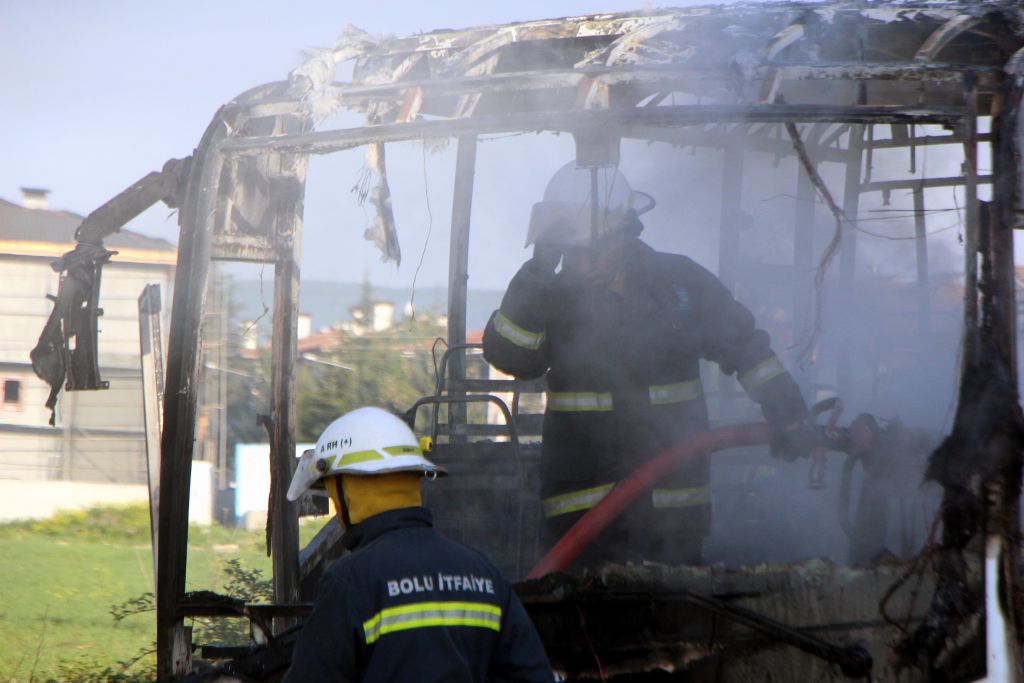 Park halinde cayır cayır yandı