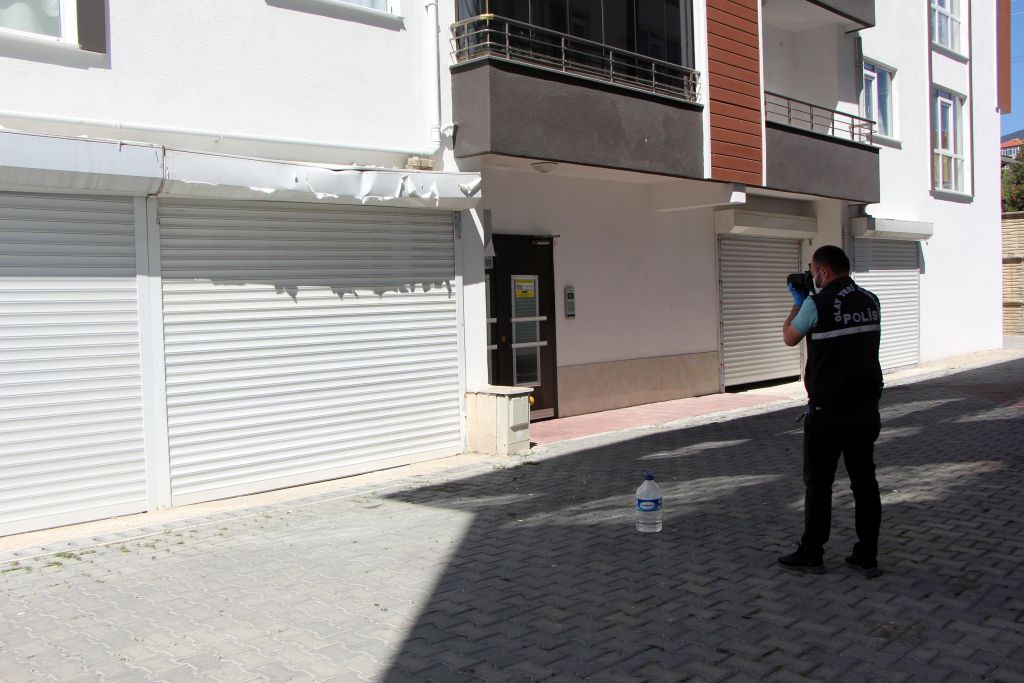 Rüya rüyasında 3. Kattan düştü