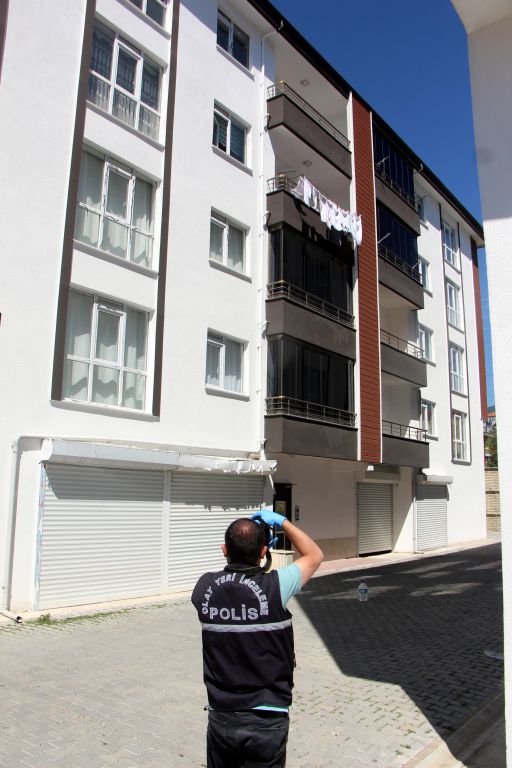 Rüya rüyasında 3. Kattan düştü