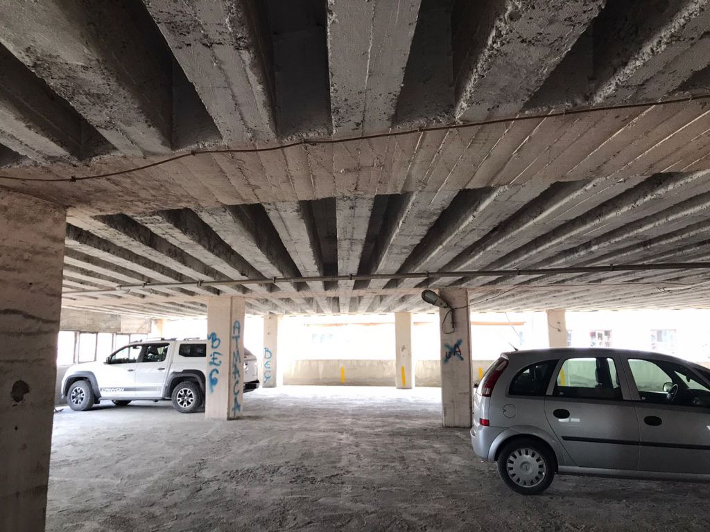 Şehrin ortasındaki ucube yıkılmayı bekliyor