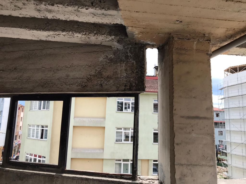 Şehrin ortasındaki ucube yıkılmayı bekliyor