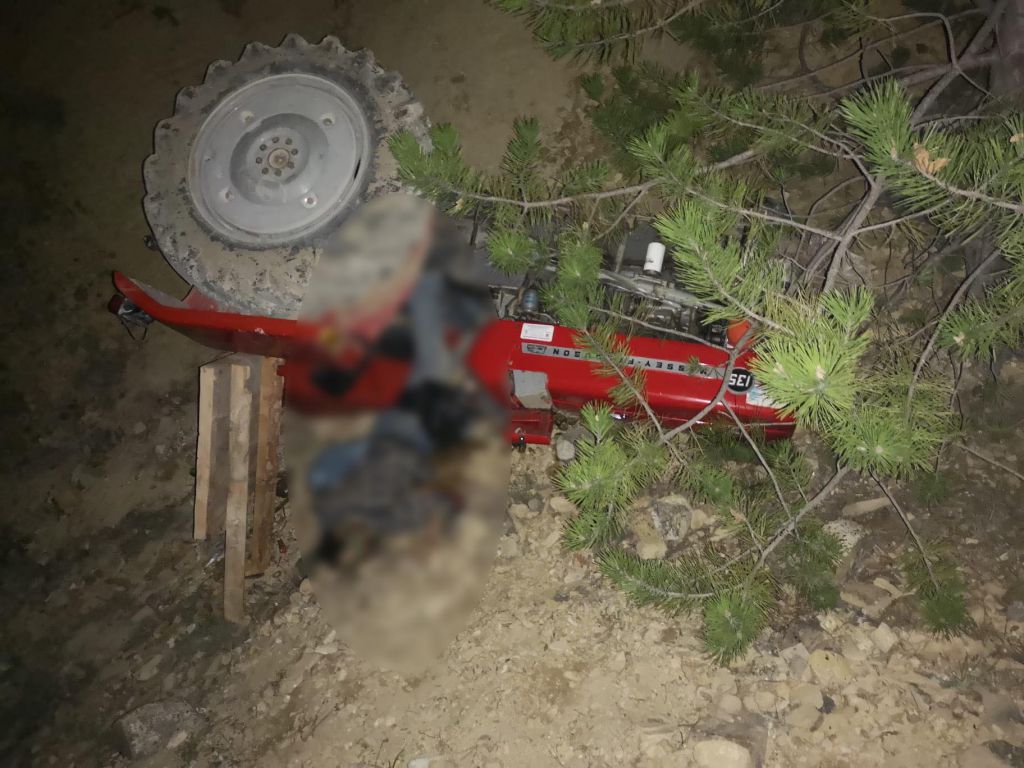 Traktörün altında can verdi