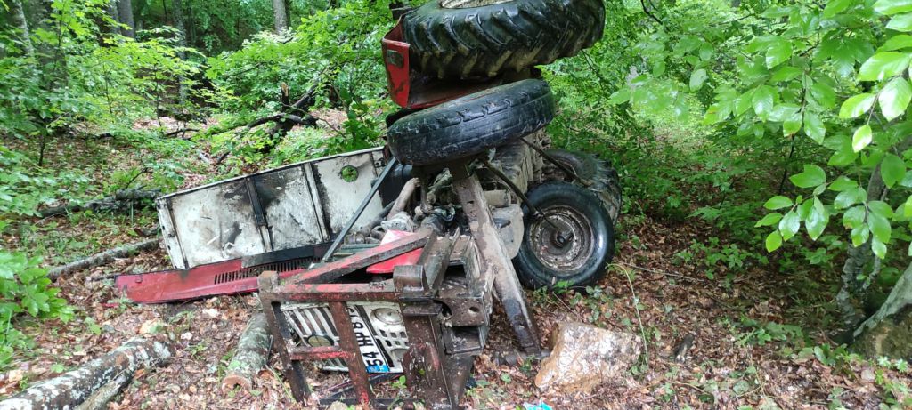 Traktörün altında can verdi