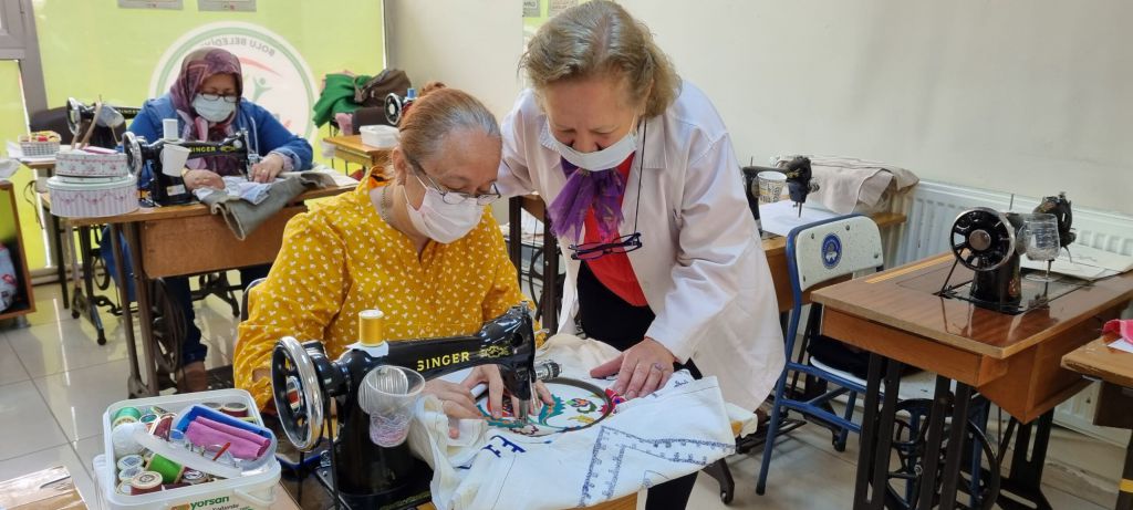 BOLMEK KAPILARINI YENİDEN KURSİYERLERİNE AÇTI