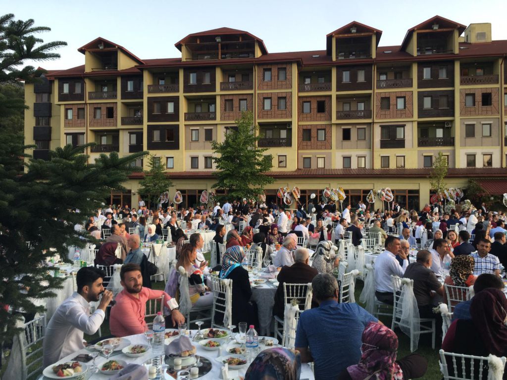 Çavuşoğlu ve Taşkıran ailelerinin mutlu günü