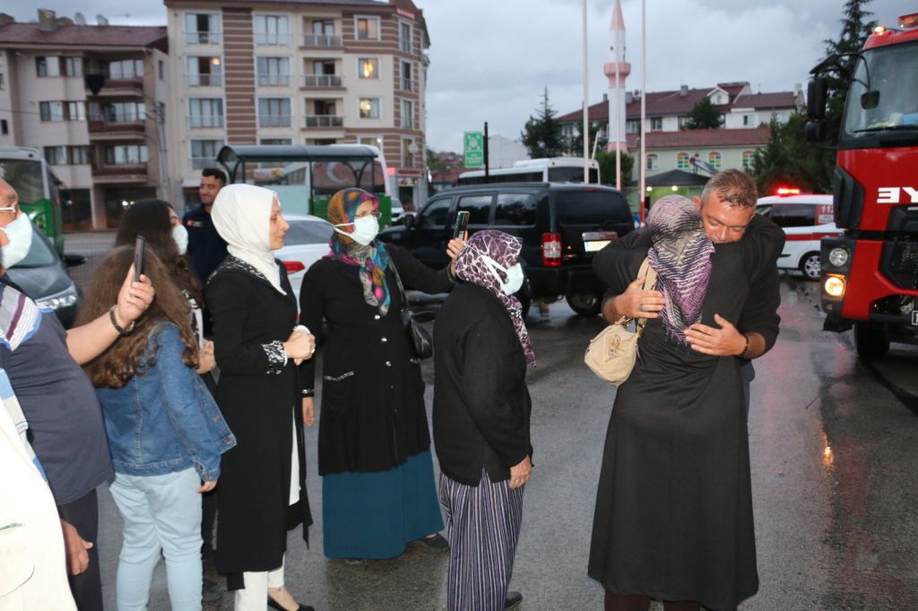 Kahramanlar yuvalarına döndü