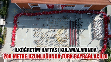 200 metre uzunluğunda Türk Bayrağı açıldı