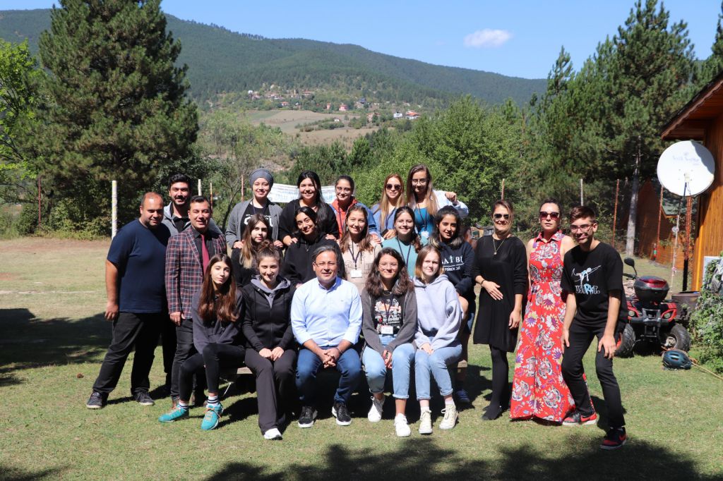 Cumhuriyet kadınının eğitim aşkı kız çocuklara gelecek oldu