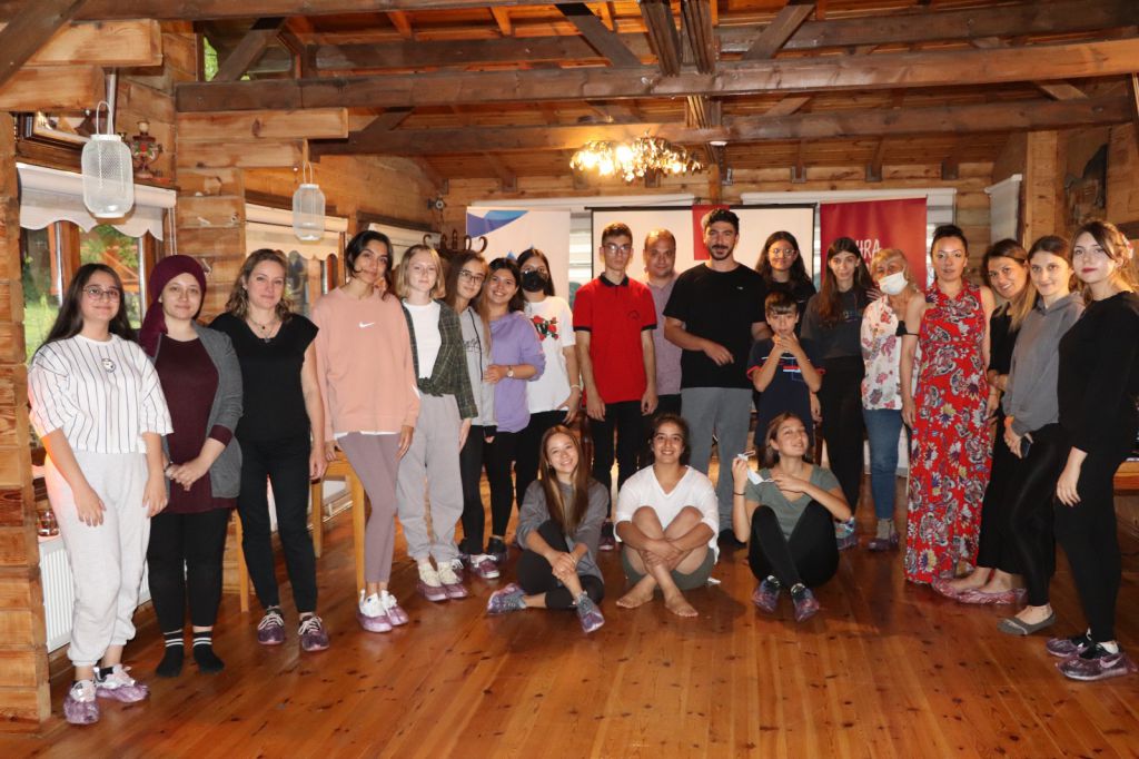 Cumhuriyet kadınının eğitim aşkı kız çocuklara gelecek oldu