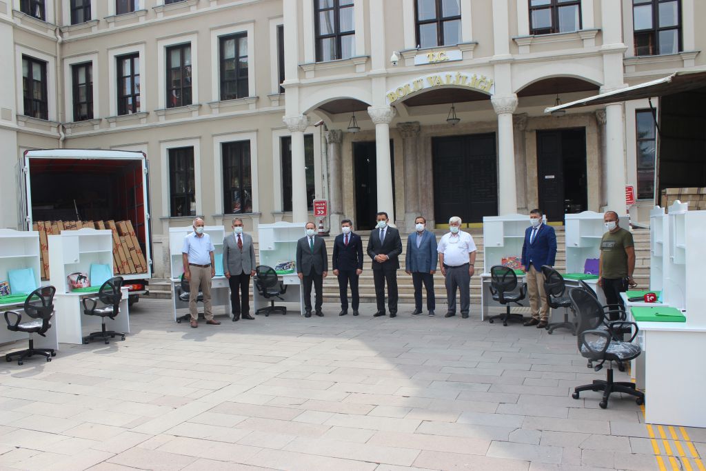 Vali Baba'dan o öğrencilere sürpriz