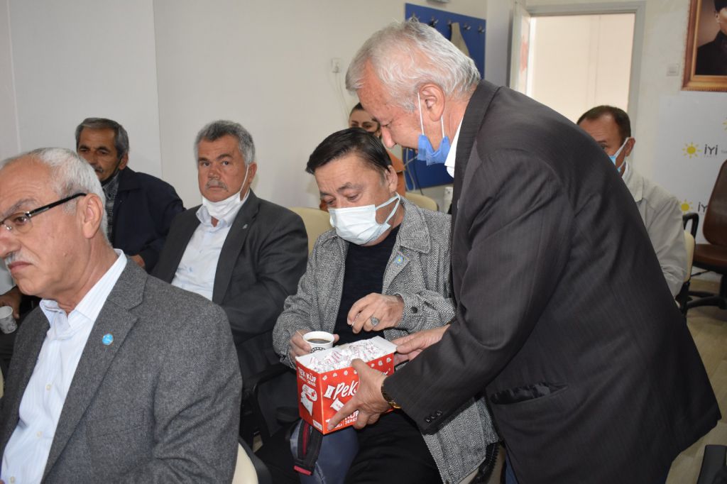 İYİ Parti Mengen'e çıkartma yaptı