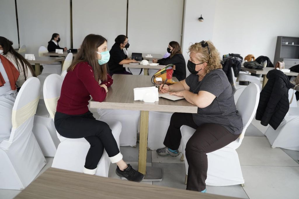 Kız öğrenciler mentörleriyle buluştu