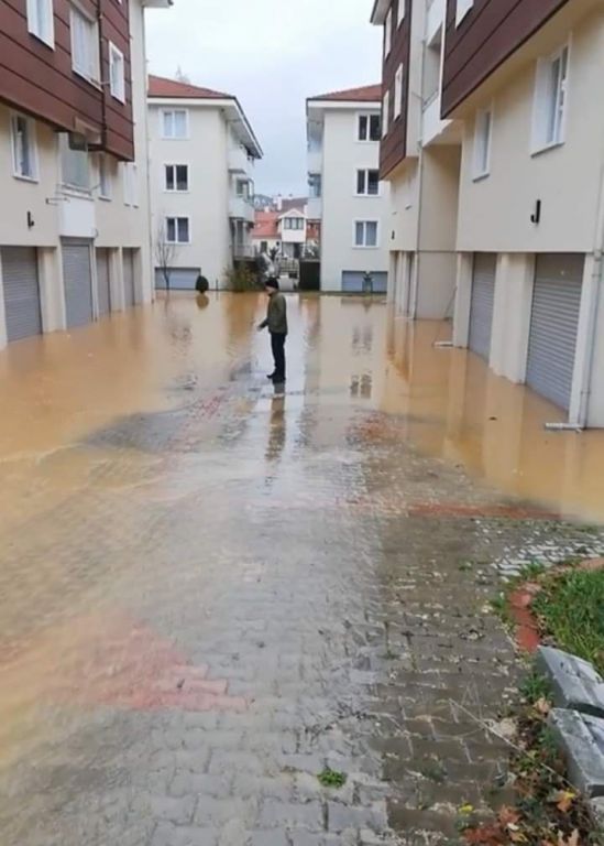 Garajlar kullanılmaz hale geldi