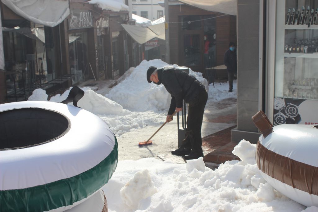 Bolu'nun tarihi çarşısına yakışmayan manzara