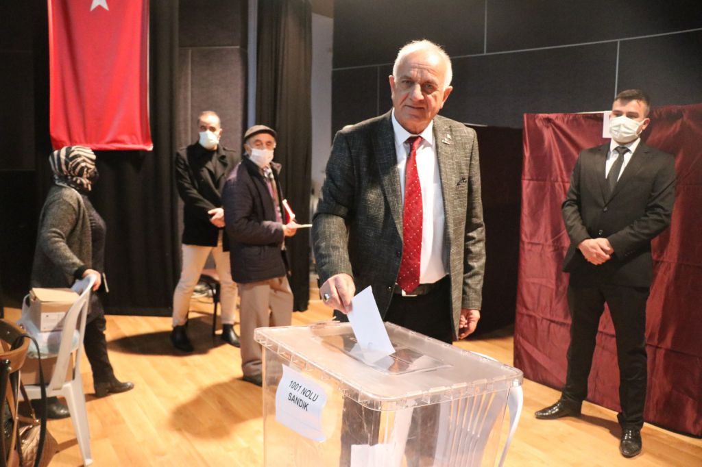 Orhan Fırat yeniden Başkan