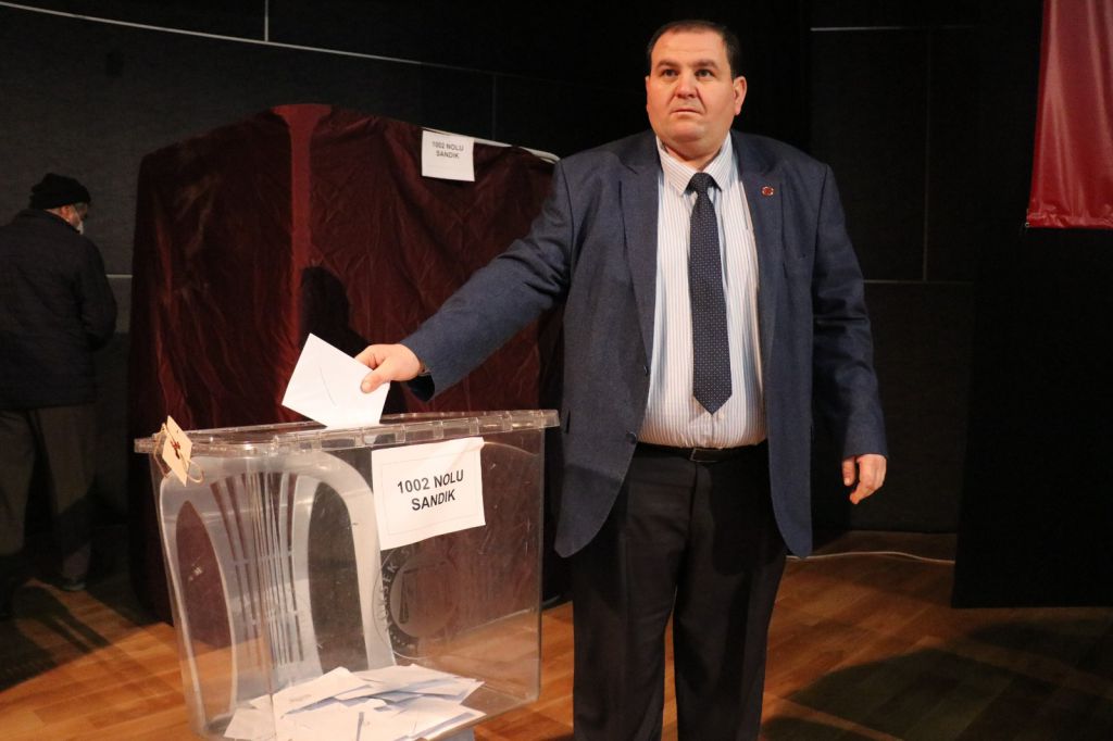 Orhan Fırat yeniden Başkan