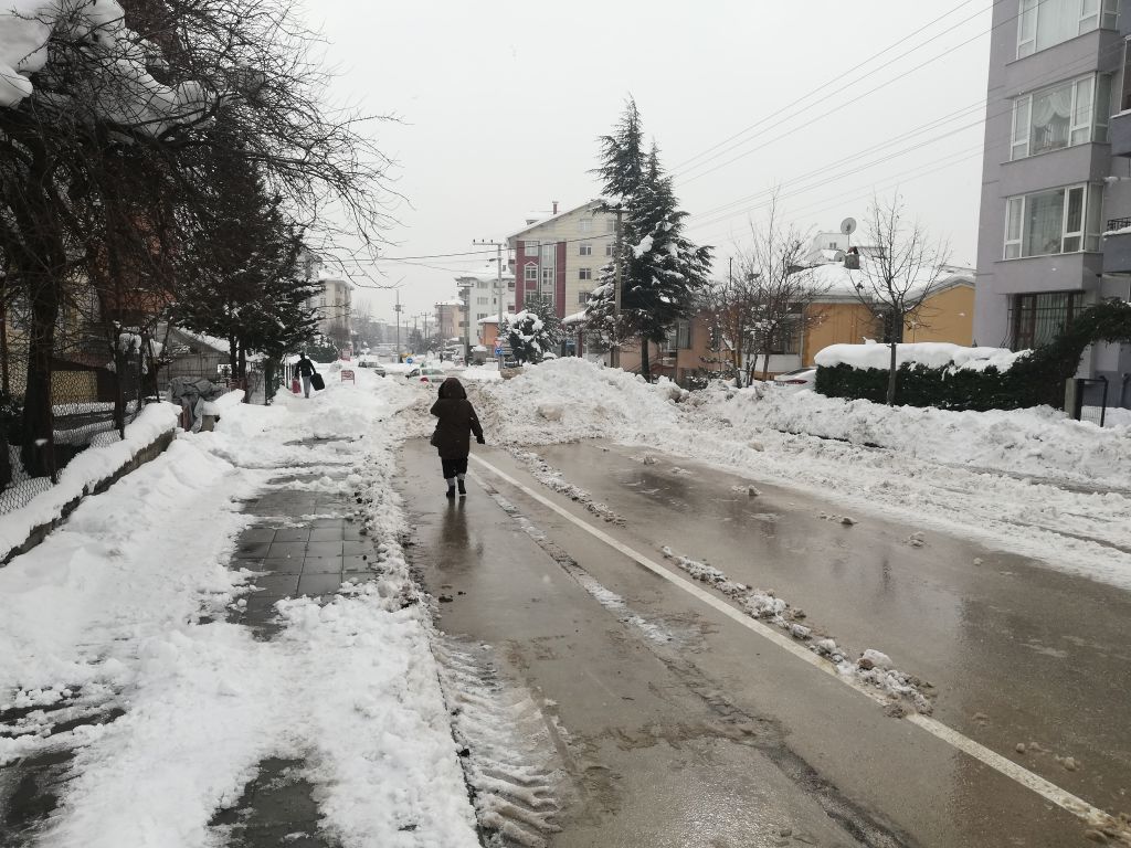 Uyarı levhası koymak çok mu zor?