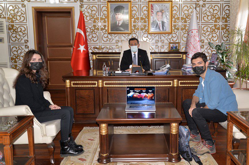 Ayvaz Elektromobil Projesi Ekip Temsilcilerinden Vali Ümit'e Ziyaret