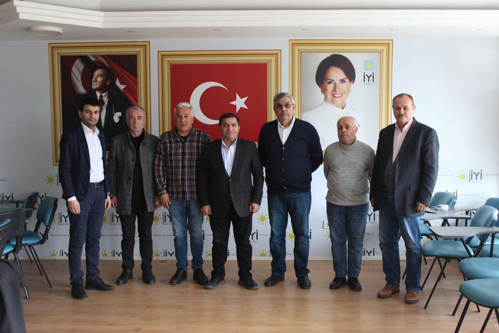 İYİ'lik hareketi sürüyor