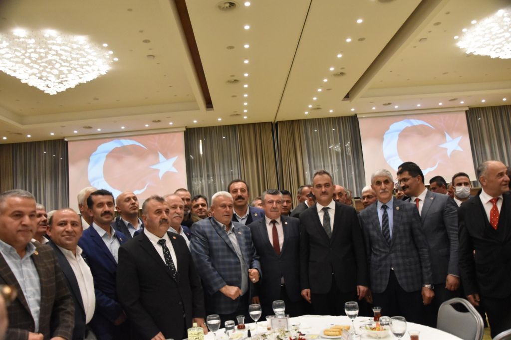 BAKAN ÖZER BOLU'DA İFTAR PROGRAMINA KATILDI