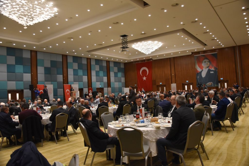 BAKAN ÖZER BOLU'DA İFTAR PROGRAMINA KATILDI