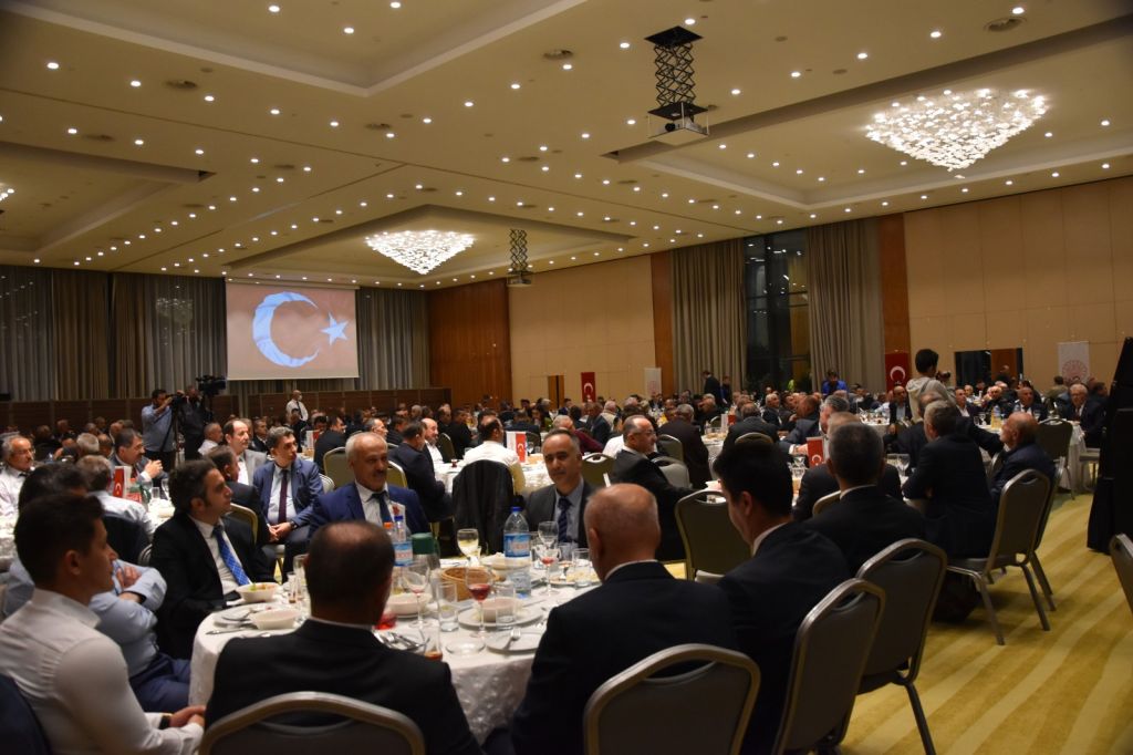 BAKAN ÖZER BOLU'DA İFTAR PROGRAMINA KATILDI