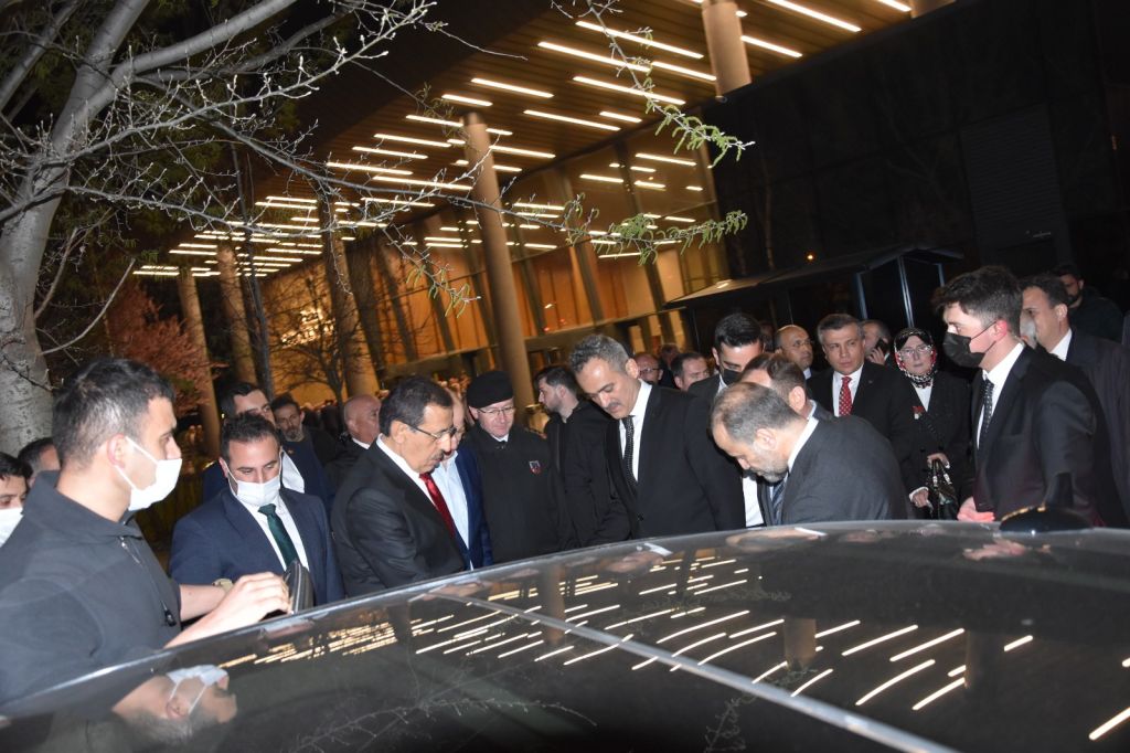 BAKAN ÖZER BOLU'DA İFTAR PROGRAMINA KATILDI