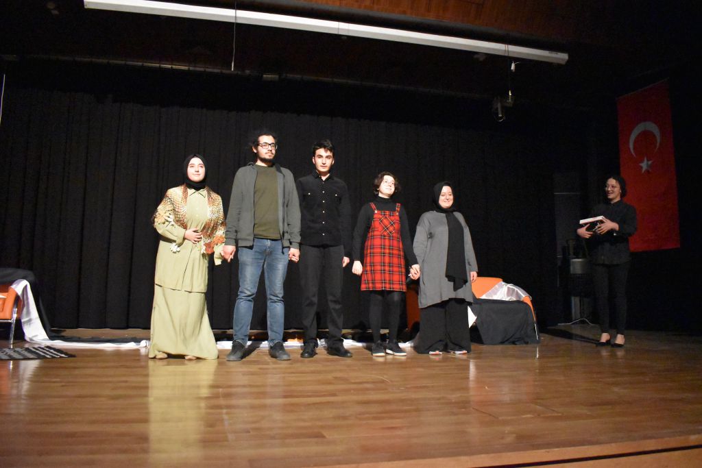 Bolu Gençlik Merkezi Tiyatro Yarışması Düzenledi