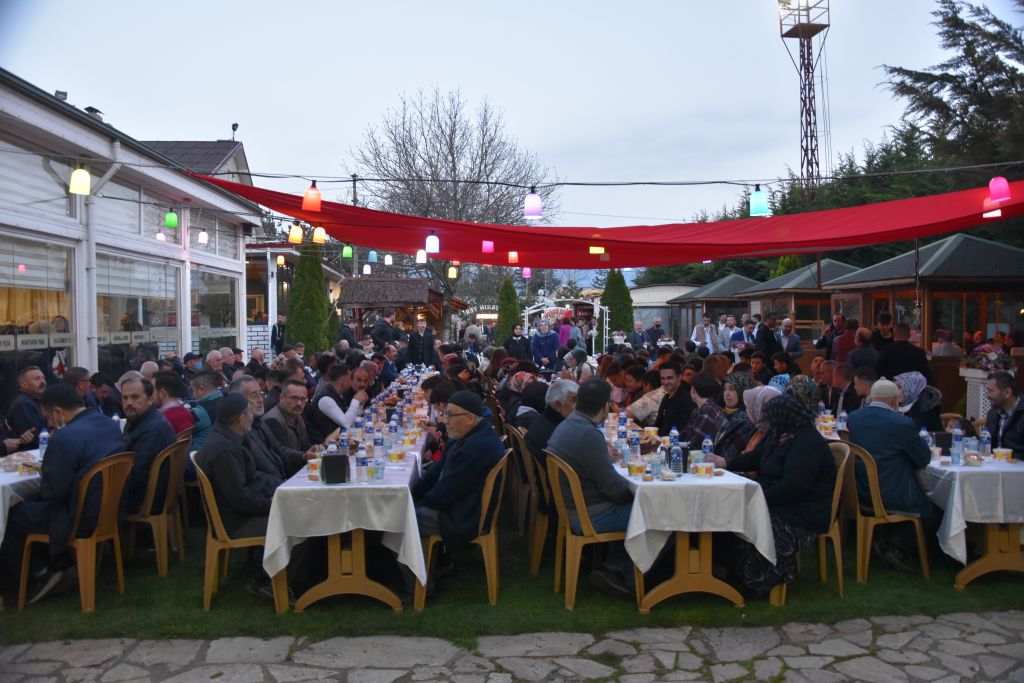 MHP VE ÜLKÜ OCAKLARINDAN GELENEKSEL İFTAR YEMEĞİ