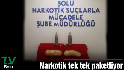 Narkotik tek tek paketliyor