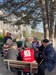 Tavuklarla stres atıyorlar