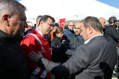 Başkan Özcan Hatay'da depremzedeleri ziyaret etti