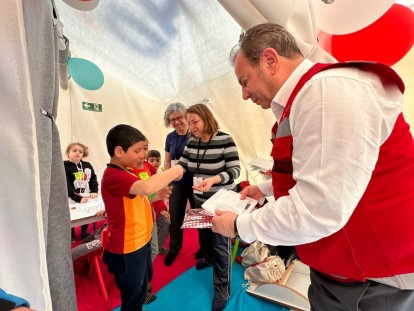 Başkan Özcan Hatay'da depremzedeleri ziyaret etti