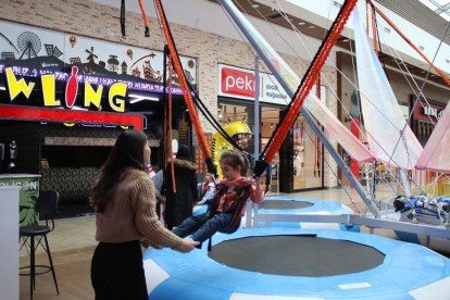 Depremzede çocukların neşeli anları