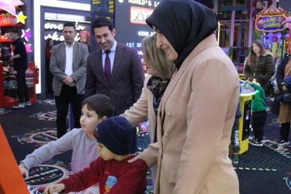 Depremzede çocukların neşeli anları