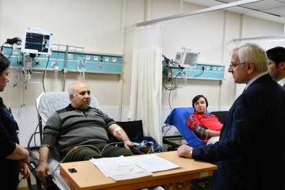 Vali Kılıç depremzedeler ile yakından ilgilendi