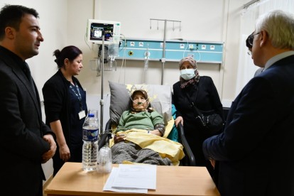 Vali Kılıç depremzedeler ile yakından ilgilendi