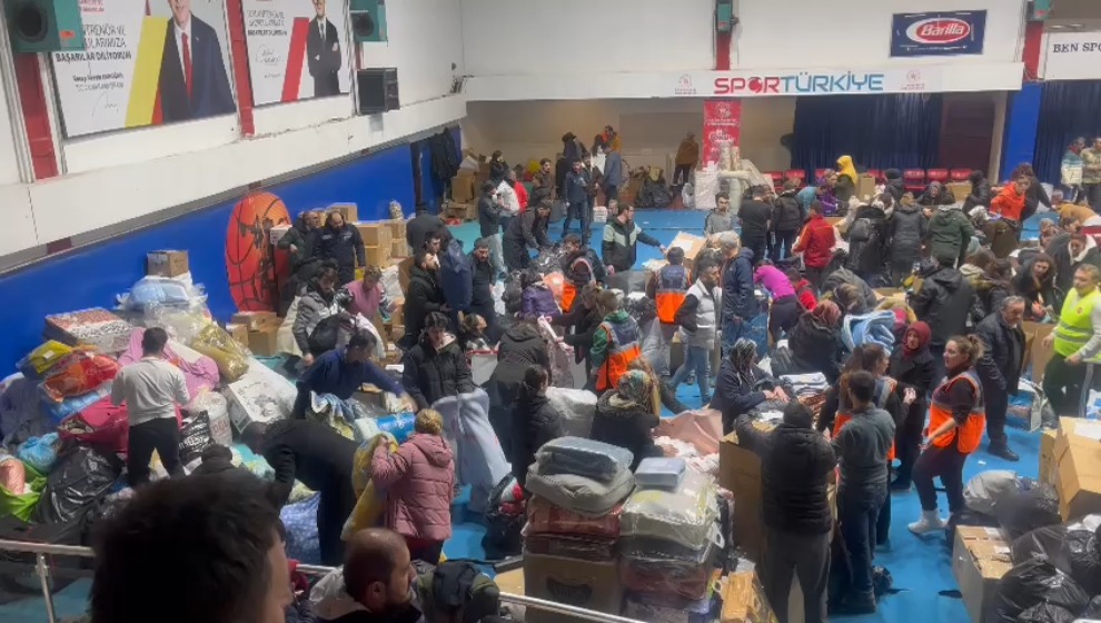 Yardım seferberliği gece yarısında da devam ediyor