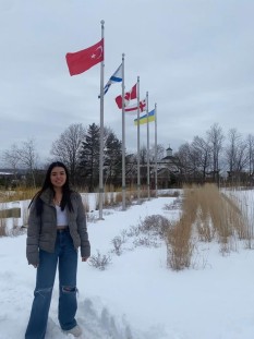 Helal olsun sana Bolulu öğrenci Türk bayrağını Kanada'da göndere çektirdi Kanadalı Bakanlardan bağış topladı