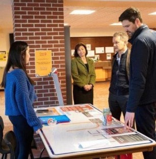 Helal olsun sana Bolulu öğrenci Türk bayrağını Kanada'da göndere çektirdi Kanadalı Bakanlardan bağış topladı