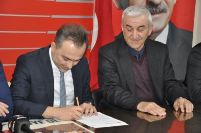 Rasim Özdemir vekillik yolunda yuvaya geri döndü