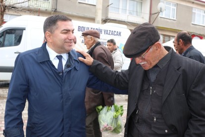 Ahmet Örnekbaş Kıbrıscık halkıyla kucaklaştı
