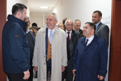 Ahmet Örnekbaş Kıbrıscık halkıyla kucaklaştı