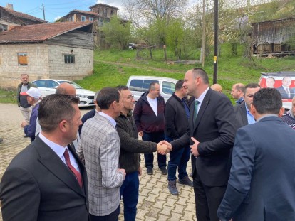 Akgül Mengenli vatandaşlarla bayramlaştı