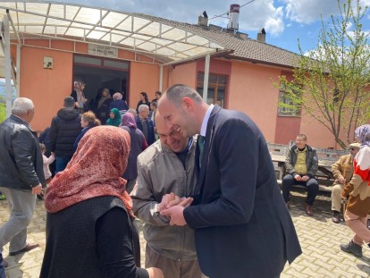 Akgül Mengenli vatandaşlarla bayramlaştı