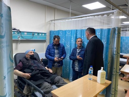 Akgül sağlık personeli ve hastaları unutmadı