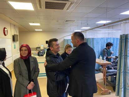 Akgül sağlık personeli ve hastaları unutmadı