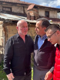 Türker Ateş Kazım Karsu'yu evinde ziyaret etti