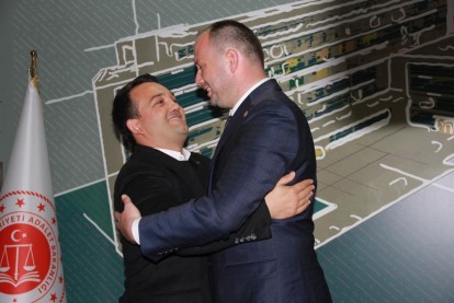 İsmail Akgül mazbatasını aldı